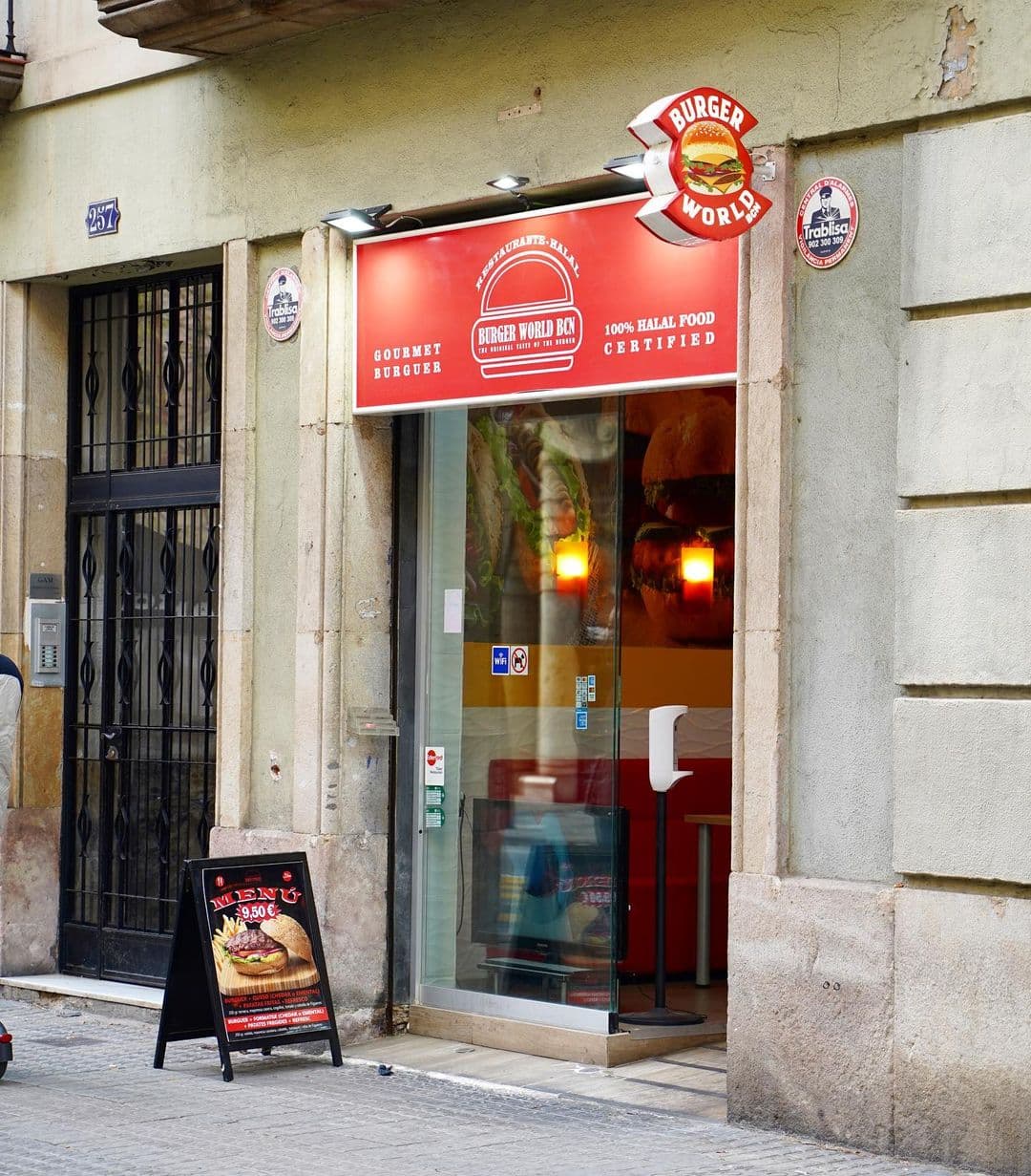 Burger World BCN - Restaurant facade