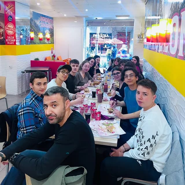 Burger World BCN - Restaurant dining area